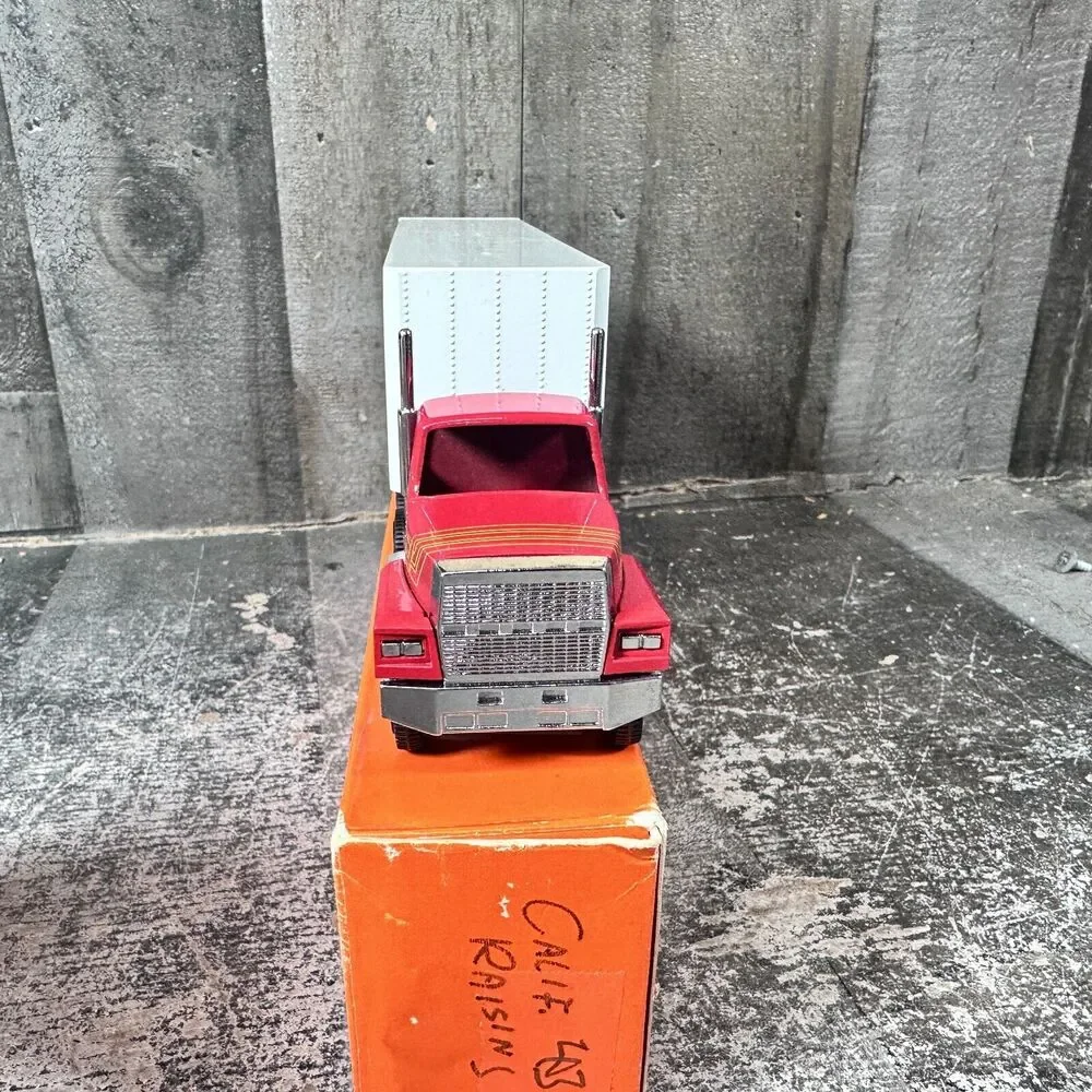 Champion‎ California Raisins '89 Winross Truck 1/64